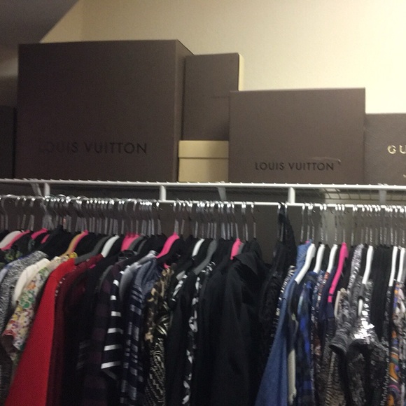 Meet your Posher, Julie - Picture 2 of 3